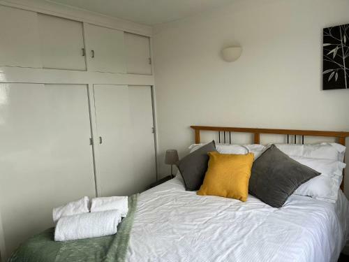 Hostal Beautiful Holiday Cottage With 2 Bedrooms.