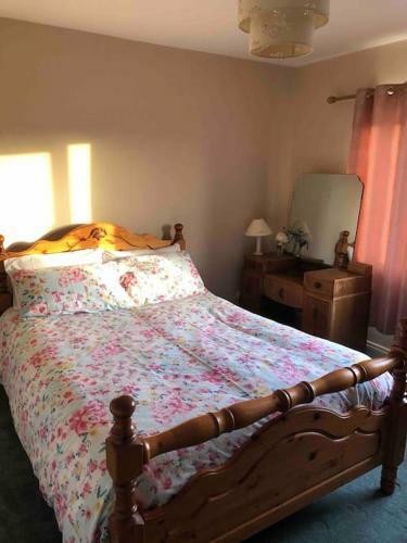 Spacious Farmhouse With Lovely Views, Omagh & Ferm