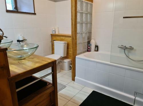 Maison Familiale Chaleureuse Avec Chemin�e