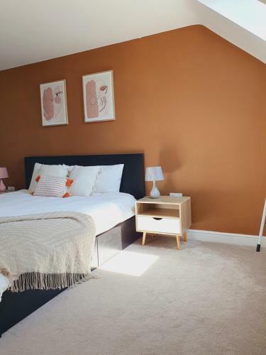 Queensize Private Room - En Suite And Free Parking