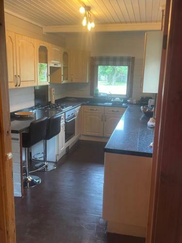 Riverside Log Cabin 3 Bedrooms Sleeps 6