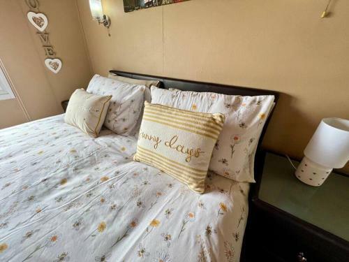 Bumble Bee Cabin