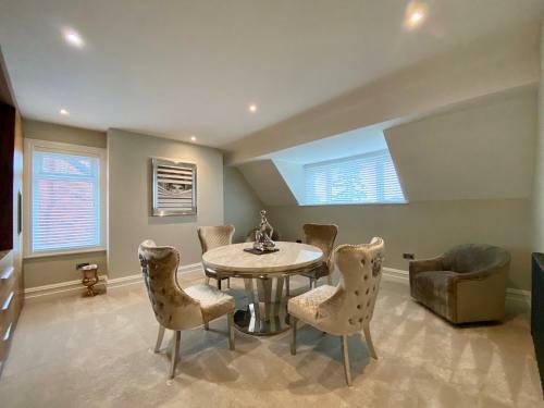 Exclusive Two Bedroom Apartment