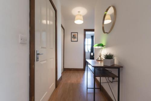 Tsavorite - 2 Bedroom Apartment Sleeps 5