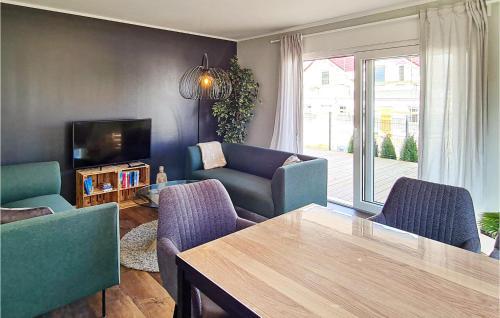 Stunning Home In M�cheln With Wifi And 2 Bedrooms