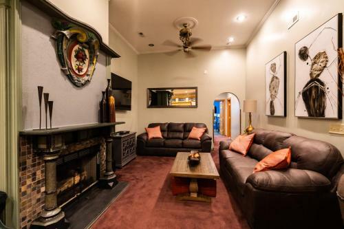 Lodge Downtown Omaha Oasis