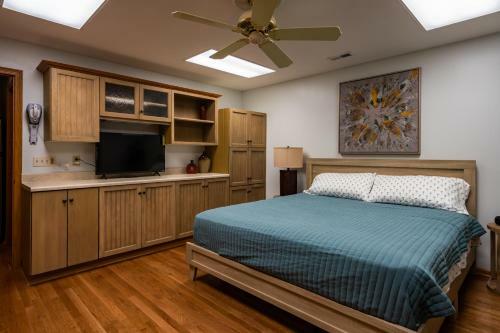 Lodge Downtown Omaha Oasis