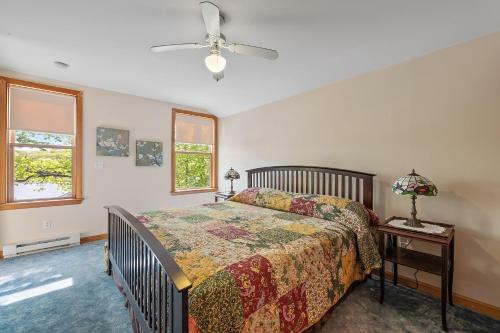 Shaws Pond Lakefront Retreat!