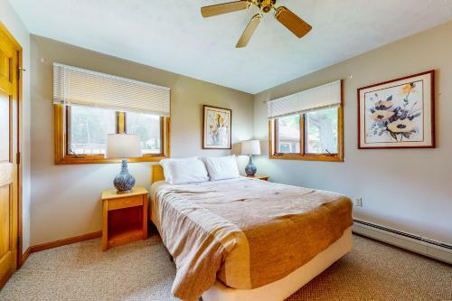 White Mountain Retreats