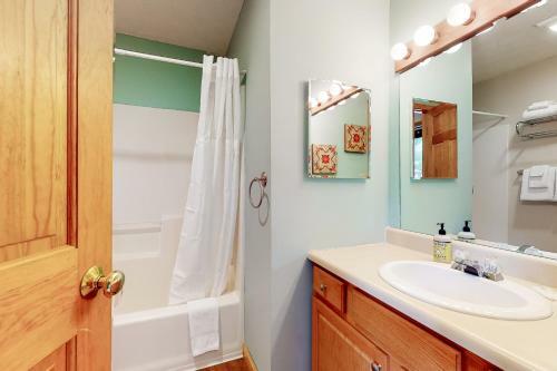 White Mountain Retreats