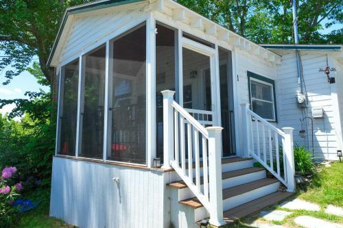 Lake Winnisquam Retreats