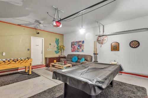 Tropical Home Llc Home