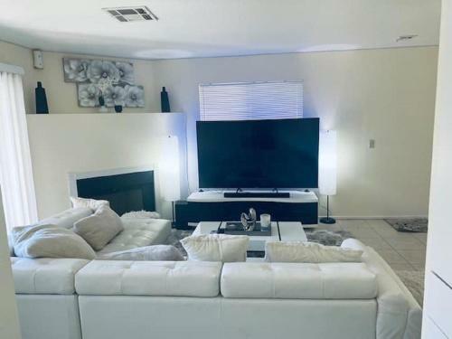 Lovely 1 Bedroom Apartment