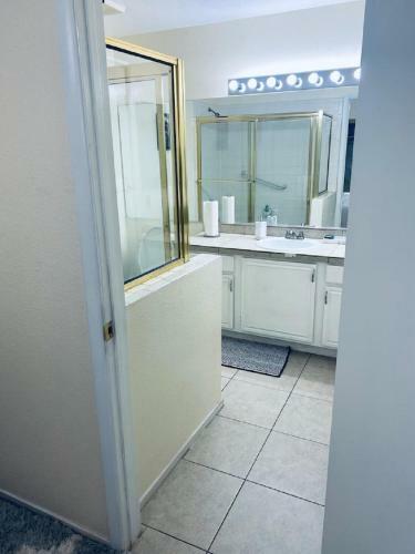 Lovely 1 Bedroom Apartment