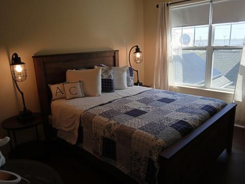 4 Br On Boards W/ Hot Tub