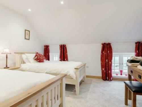 Olde Oak Cottage