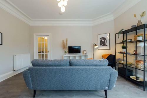 Stylish Stirling Apartment - Free Parking