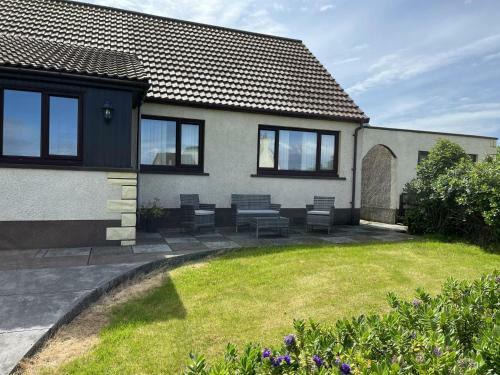 Immaculate 4-bed House Outside Stornoway