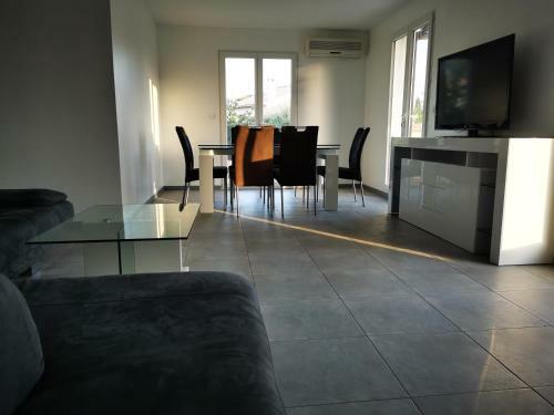 Charmante Maison de 100m2 Sur 1100m2 Terrain