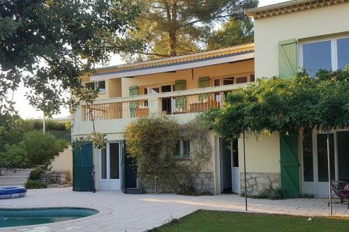 Charming 5 Bedroom Family Villa With Pool
