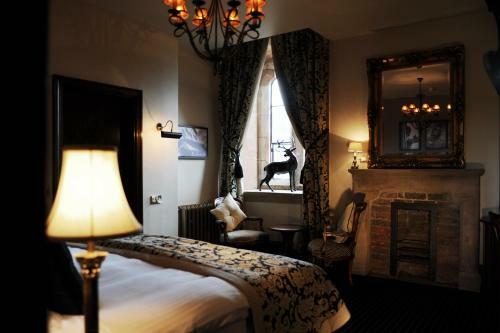 Hotel Peckforton Castle
