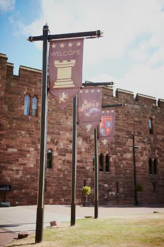 Hotel Peckforton Castle