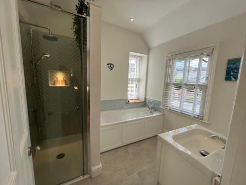 Teignmouth Seaside House With Garden