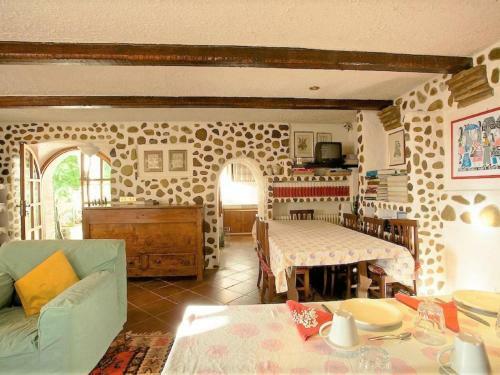 Lovely Villa In Sant'agata Feltria With Pool