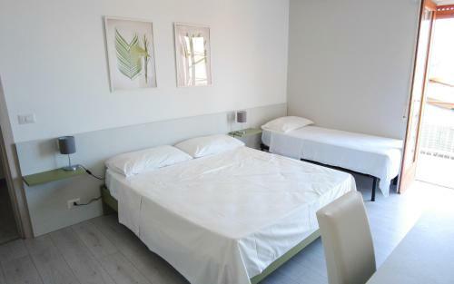 Hostal Sof�ta - Rooms & Apartment
