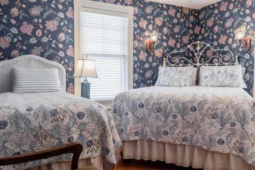 Bed & Breakfast Captain Mey's Inn