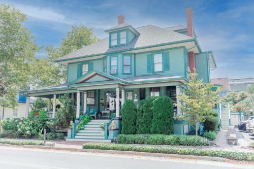 Bed & Breakfast Captain Mey's Inn