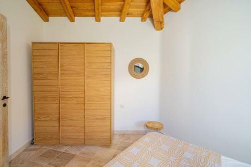 Charming Villa With Beach Access, Sea View, Private Garden