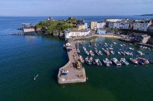 Four Seasons - 1 Bedroom Apartment - Tenby