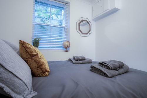 Ivy Cellar - 2 Bedroom Apartment - Tenby