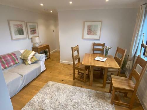 Beautiful River View House In Truro