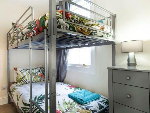 Lovely Villa1king 2 Double 4 Single 1 Bunk Beds