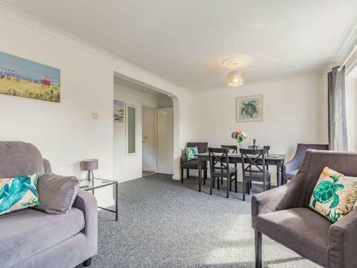 Lovely Apartment 2 King & 2 Single Beds