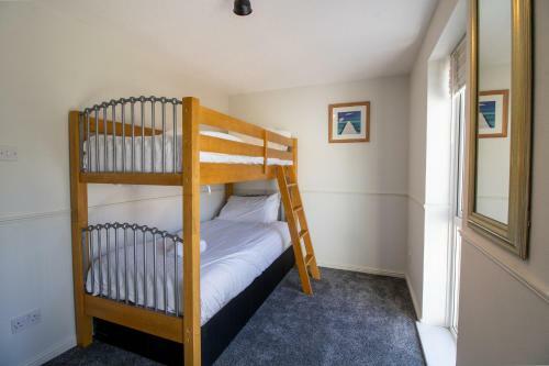Laurels- 3-beds, Parking, Short Walk To Beach