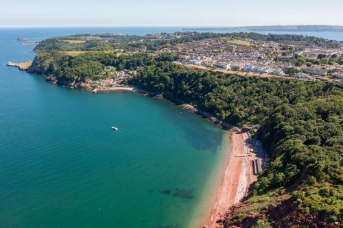 Laurels- 3-beds, Parking, Short Walk To Beach