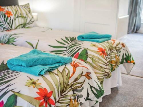 Heather House 1 King 1 Double 4 Single Beds