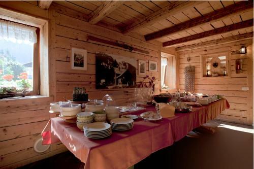 Hotel Valbruna Inn