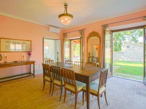 Vintage Villa In Sermugnano With Infinity Pool