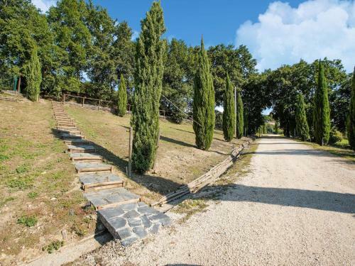 Vintage Villa In Sermugnano With Infinity Pool