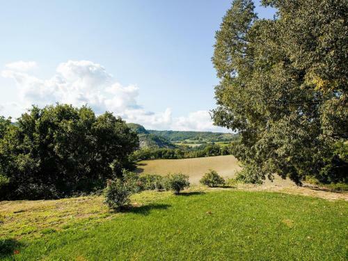 Vintage Villa In Sermugnano With Infinity Pool