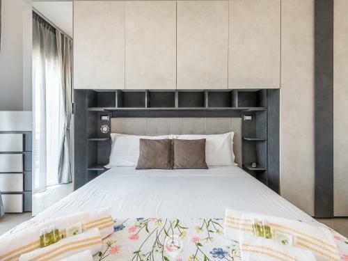 Alba's Apartment - Wifi & Private Parking