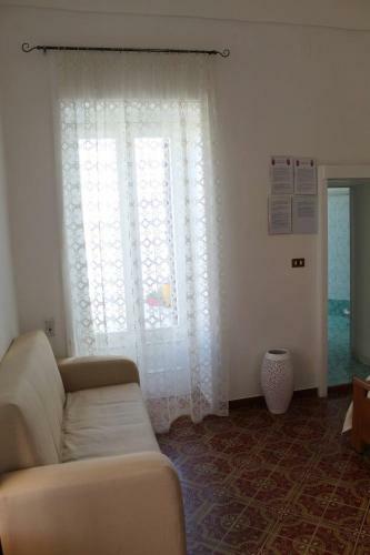 Apartamento Le Volte Di Umberto: Camera E Rilassante Terrazzo