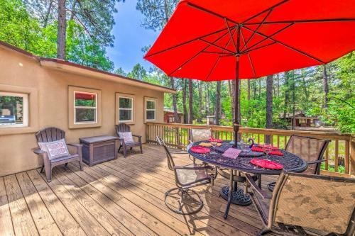 Quaint Riverfront Cabin Walk To Midtown!