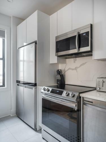 Apartamento Gorgeous + Modern Three-bedroom Flat!