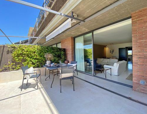 Apartamento Stunning Views In Golf Emporda