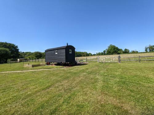 Crabden Shepherd Hut - Blendworth